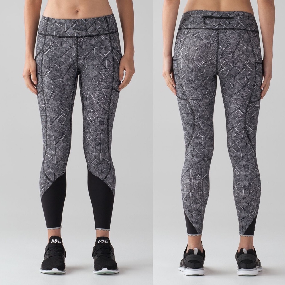 Lululemon Tight Stuff II Tight Leggings Size 4 Reflective